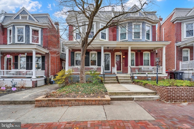 view of front of property featuring a porch