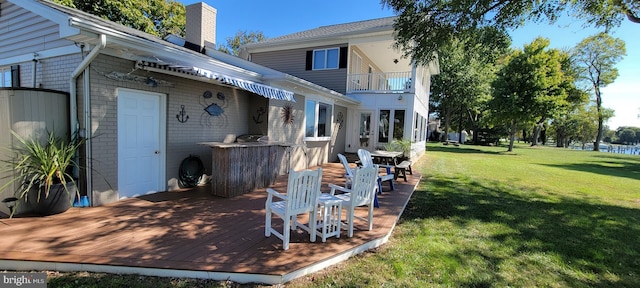 exterior space featuring a balcony