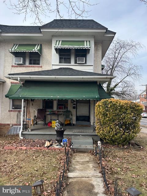 view of front of house featuring covered porch