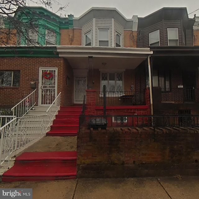 view of front facade with a porch