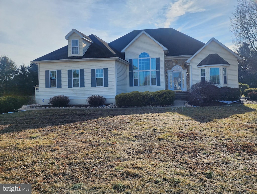 view of front of house with a front yard