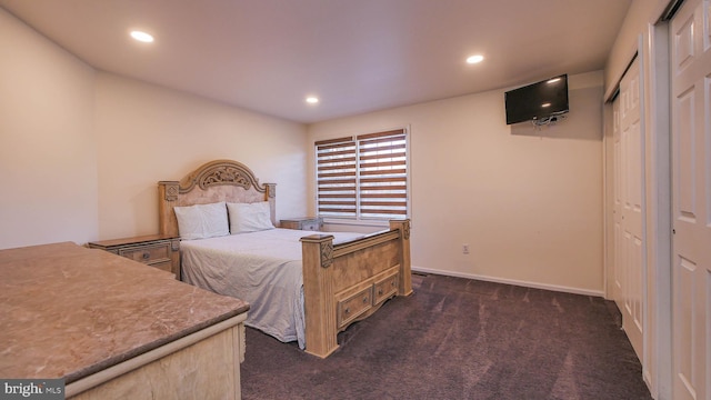 view of carpeted bedroom