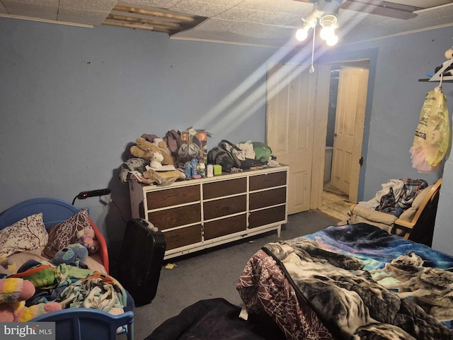 bedroom featuring ceiling fan