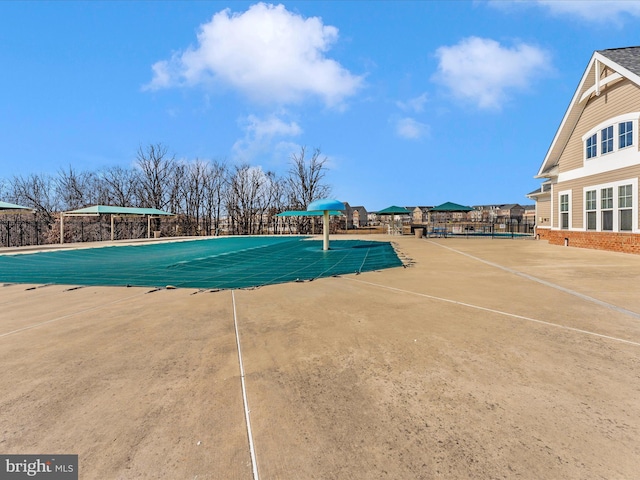 view of swimming pool