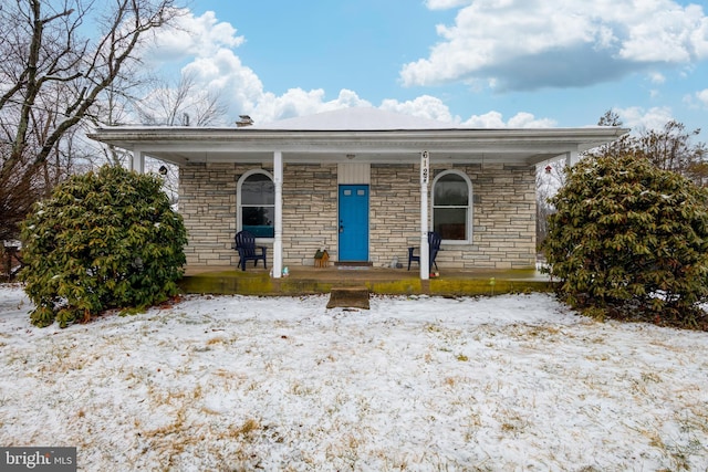 bungalow-style house with covered porch