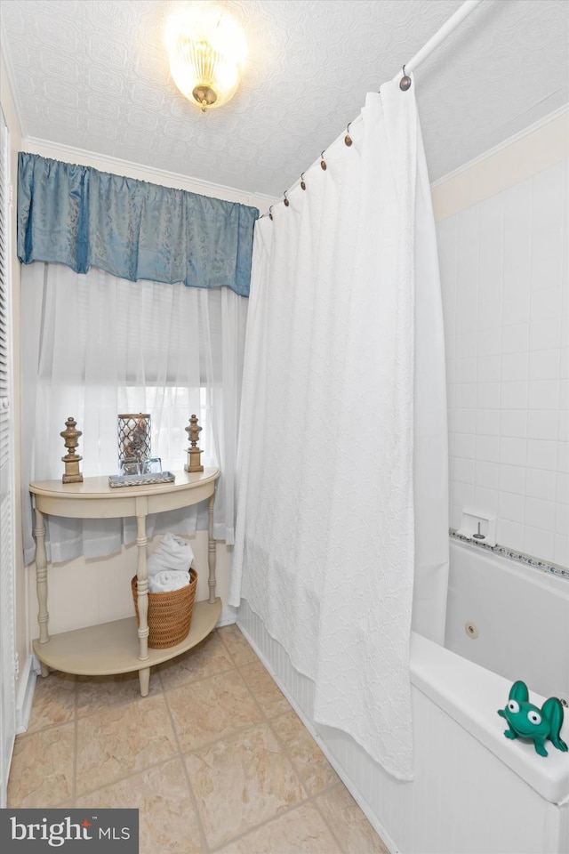 bathroom with shower / tub combo