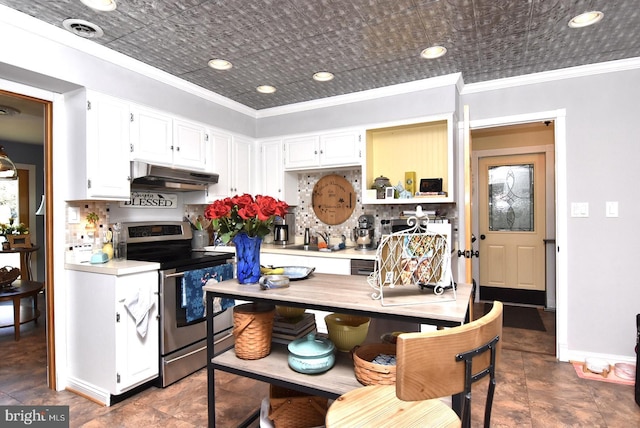 kitchen featuring an ornate ceiling, under cabinet range hood, electric range, and light countertops