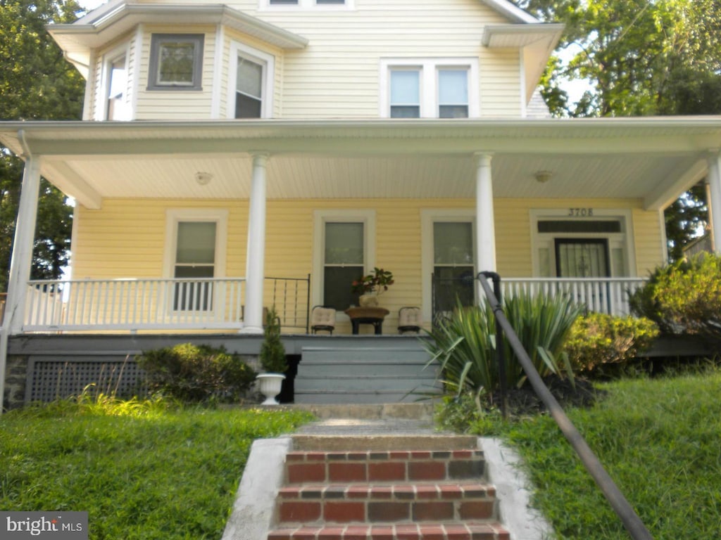 view of front of home with covered porch