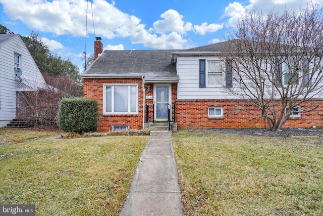 view of front of house featuring a front yard