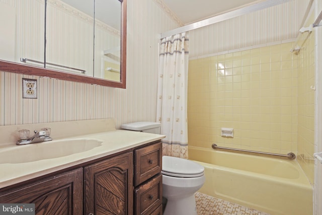 bathroom with shower / tub combo with curtain, vanity, toilet, and wallpapered walls