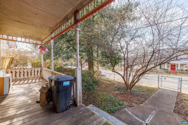 708 Locust Ave, Charlottesville, VA 22902 - deck with a gate