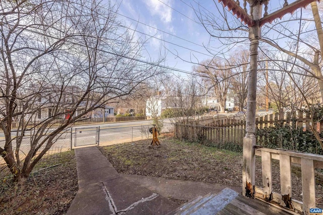 708 Locust Ave, Charlottesville, VA 22902 - view of yard featuring a gate and a residential view