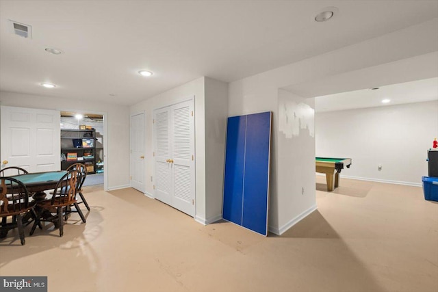 dining space featuring baseboards, visible vents, and recessed lighting