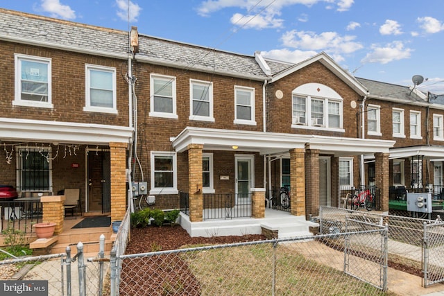 multi unit property with a porch