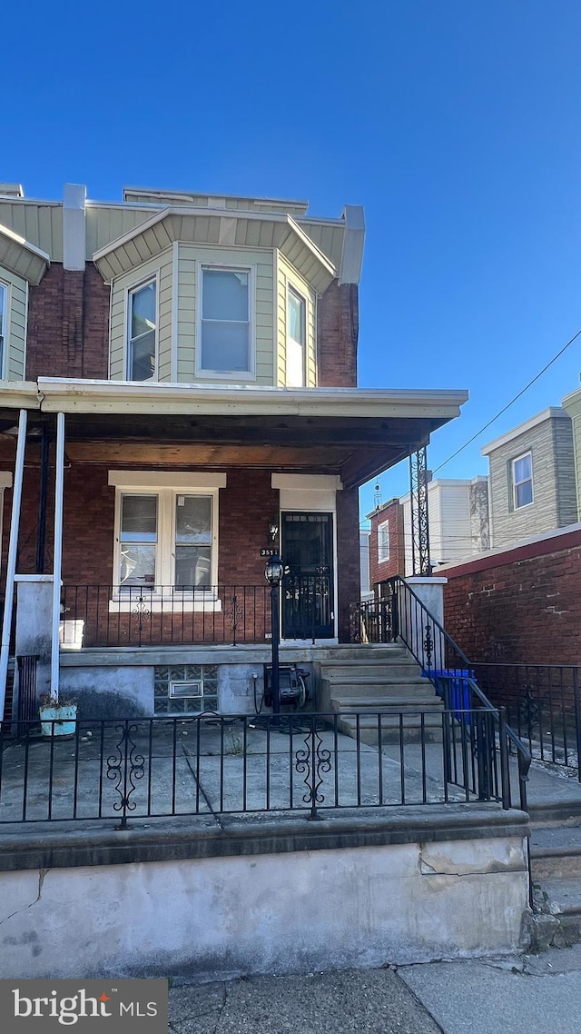 view of front facade with a porch