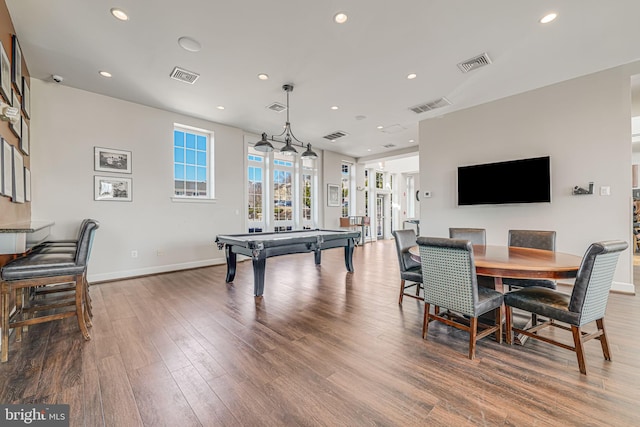 rec room featuring wood finished floors, visible vents, and recessed lighting