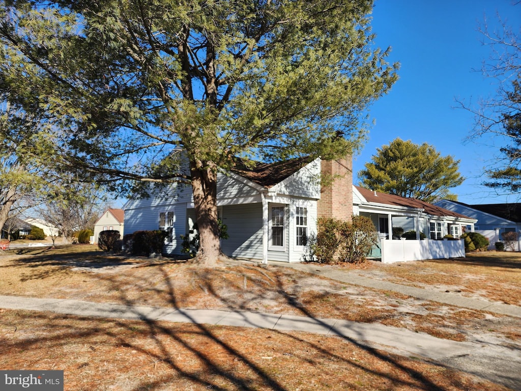 view of front of property