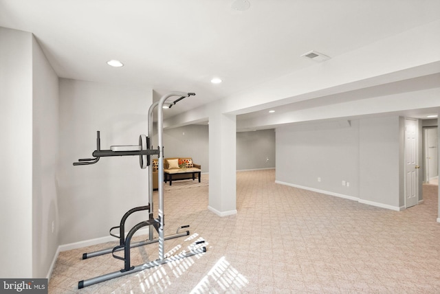 workout room featuring baseboards, light carpet, visible vents, and recessed lighting