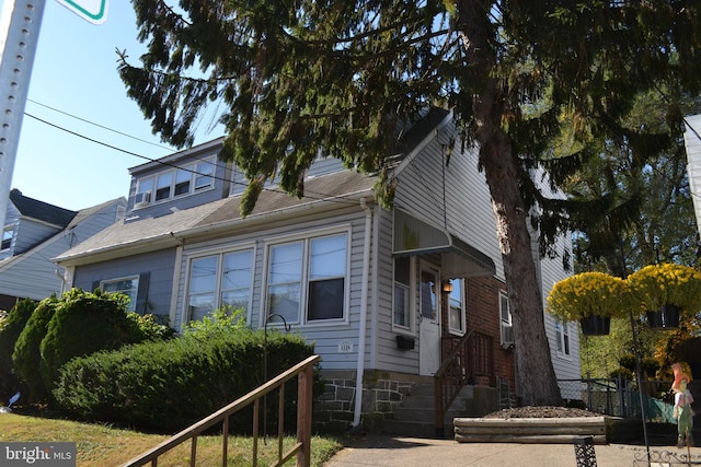 view of front of property