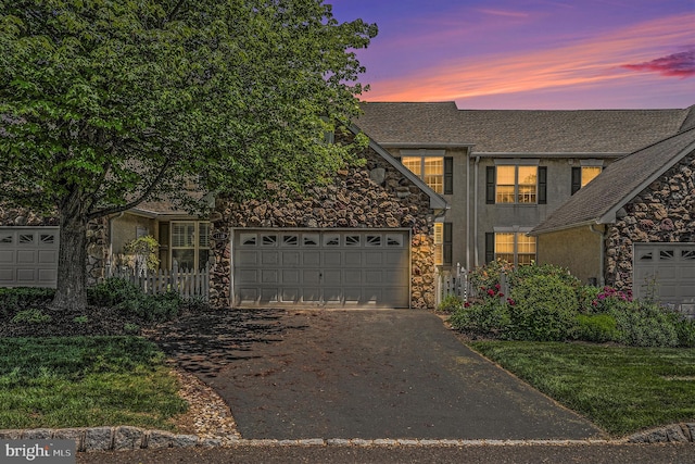 view of front property featuring a garage