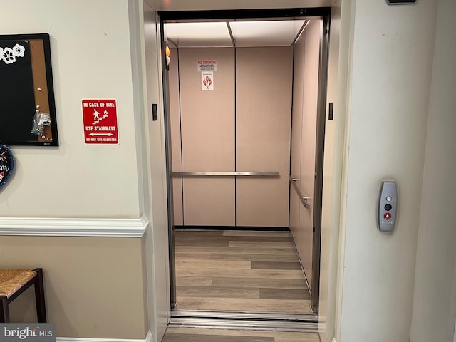 property entrance with elevator