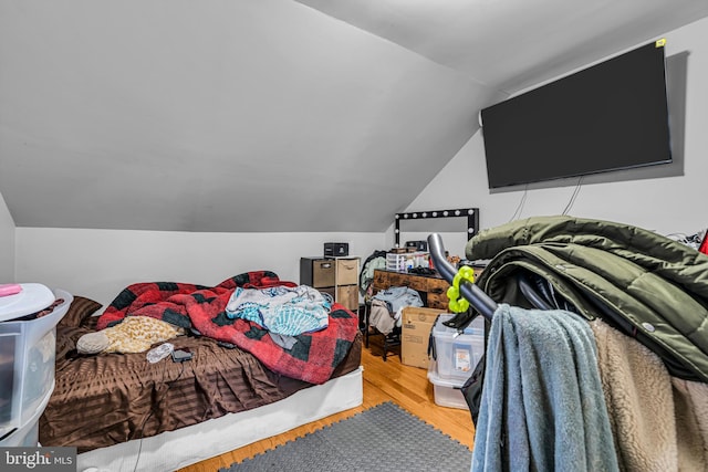 15 White St, Paterson, NJ 07522 - bedroom with vaulted ceiling and light hardwood / wood-style floors