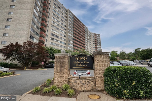 5340 Holmes Run Pkwy Unit 101, Alexandria, VA 22304 - view of community / neighborhood sign