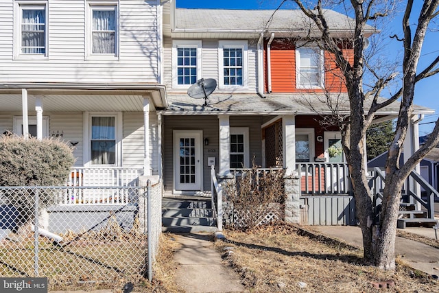 view of front of house featuring covered porch