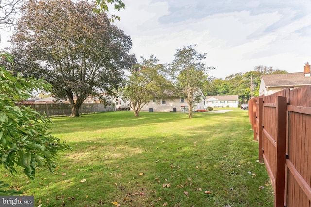 view of yard featuring fence