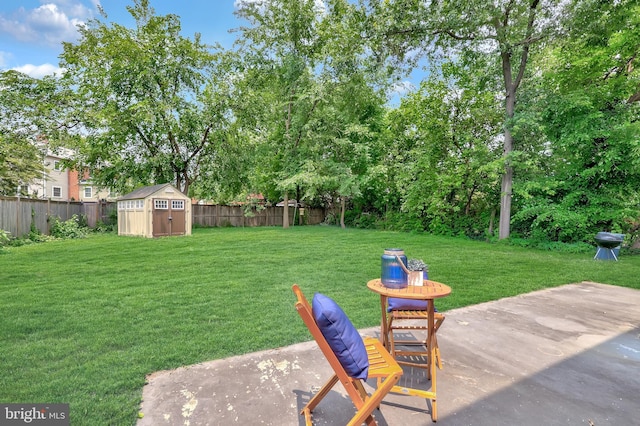507 Janneys Ln, Alexandria, VA 22302 - view of yard with a patio area