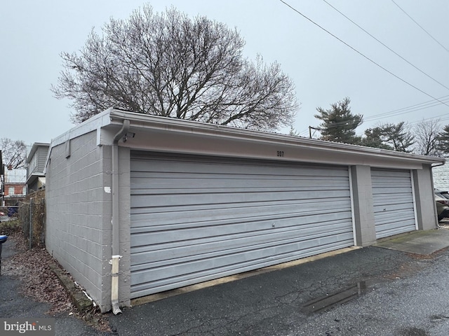 view of detached garage