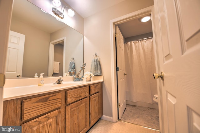 full bath with baseboards, toilet, tile patterned floors, curtained shower, and vanity