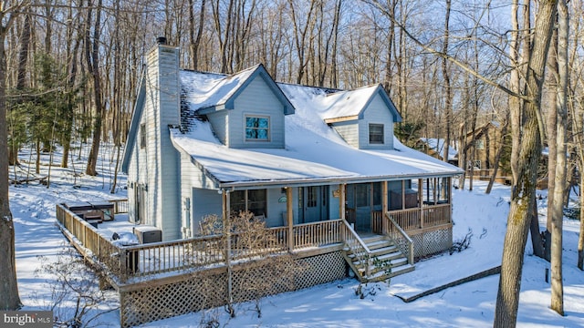 view of front of house with covered porch