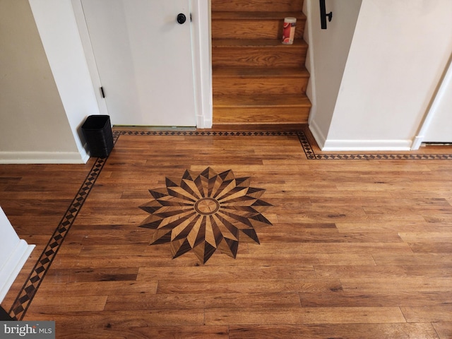 details featuring hardwood / wood-style floors