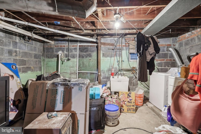 basement with washing machine and dryer