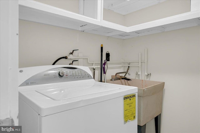 laundry room with washer / clothes dryer