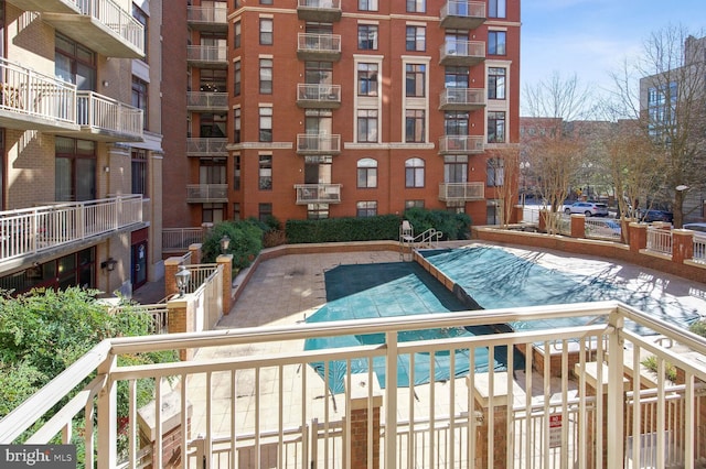 view of swimming pool