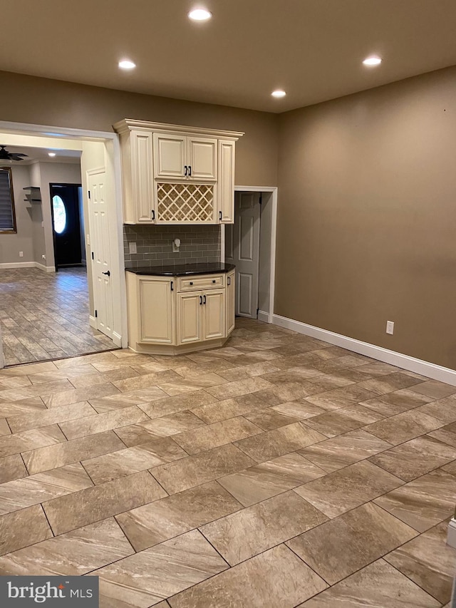 kitchen with decorative backsplash