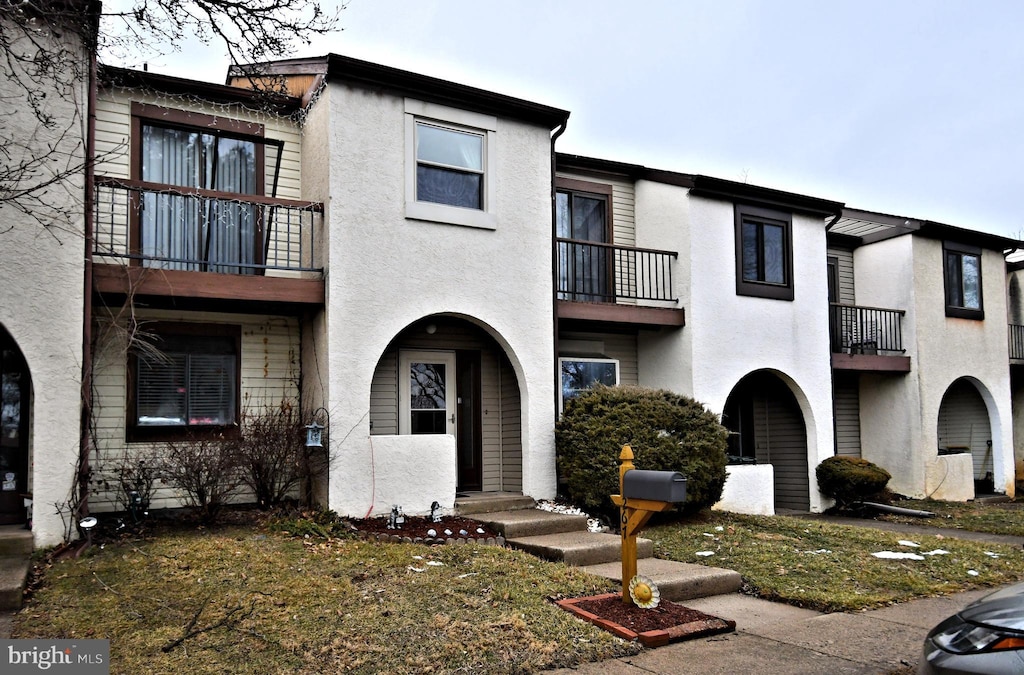 view of townhome / multi-family property