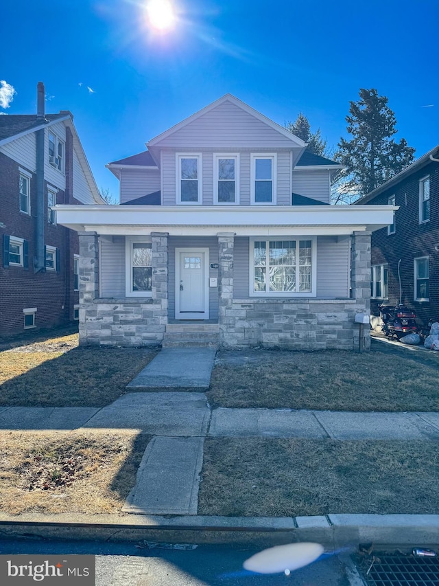 view of front facade featuring a porch