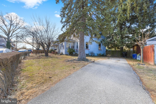 view of front of property