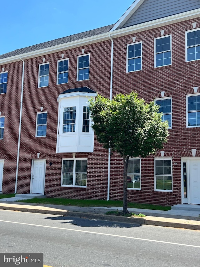3324 N Market St, Wilmington, DE 19802 - view of property with brick siding