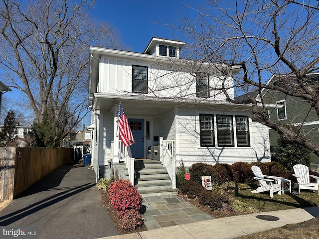 view of front of property