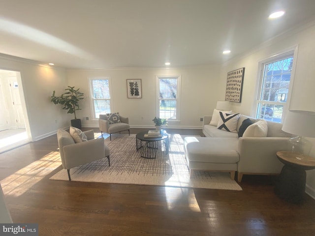 living room with dark wood-style floors, recessed lighting, baseboards, and crown molding