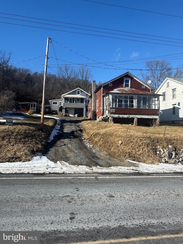 view of front of property