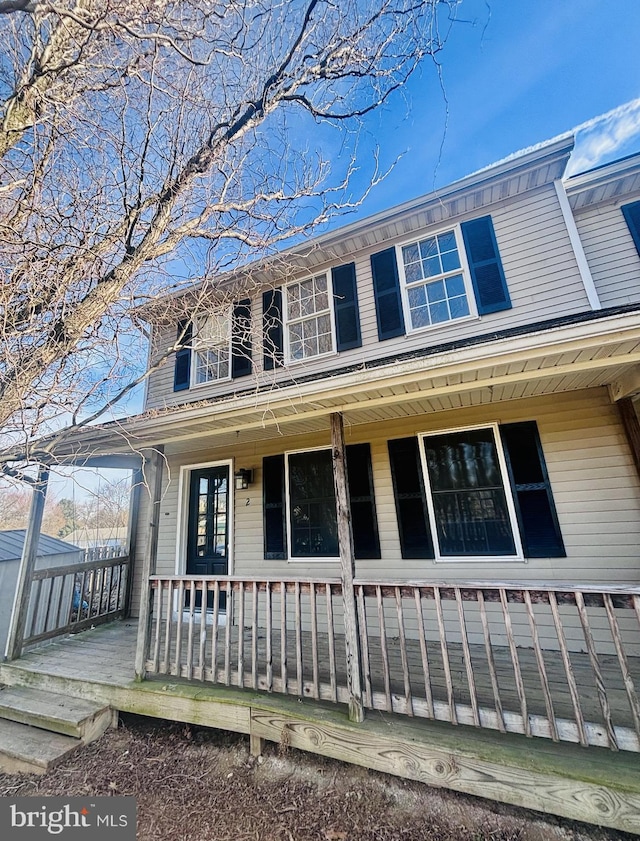 view of front of house with covered porch