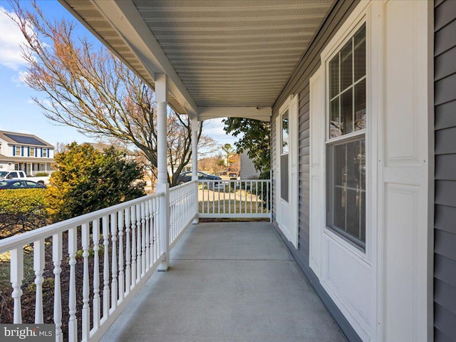 balcony featuring covered porch