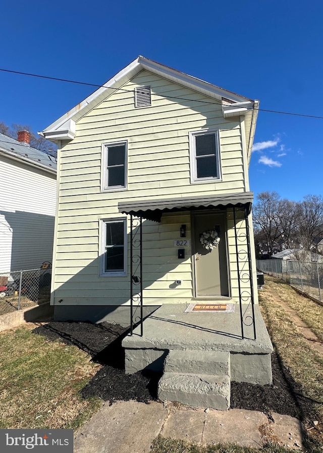 view of front of property