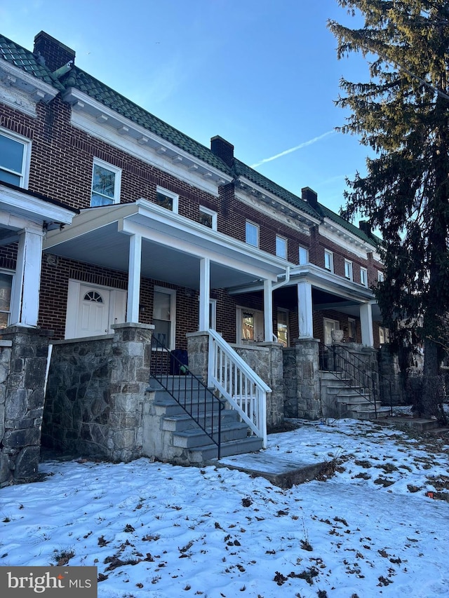 view of front of property with a porch