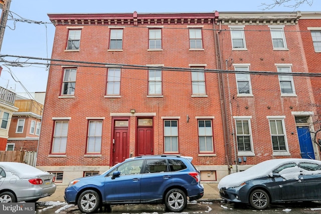 view of front facade with brick siding